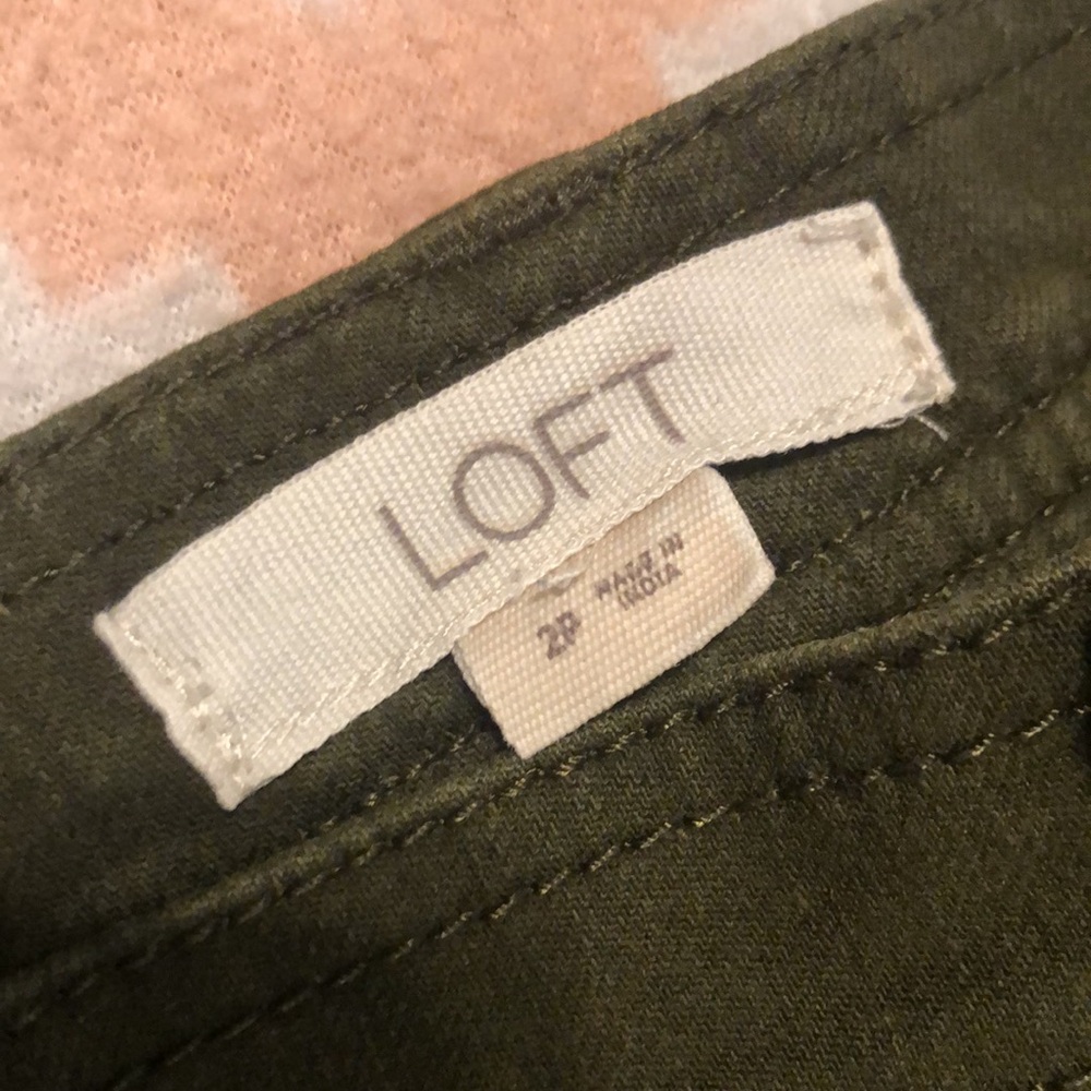 LOFT Dark Olive Skinny Jeans/Trousers Size 2P - Picture 2 of 13